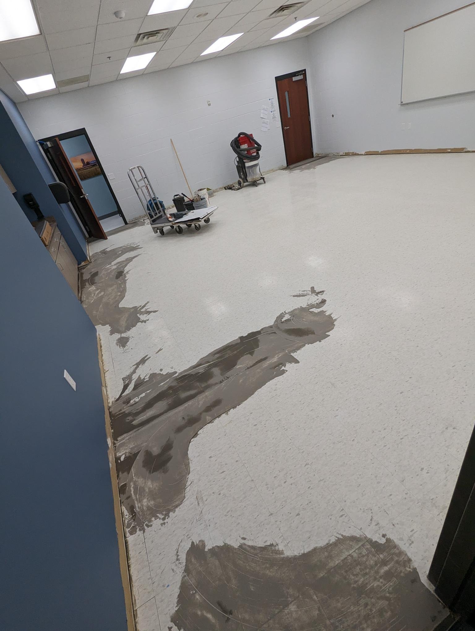 Goodwill Muskegon &ndash; Classroom &amp; Breakroom complete.

New flooring installed with clean, consistent finishes throughout both areas.

#CommercialFlooring #GoodwillMuskegon #FlooringInstallation #PreferredFlooring #SettingTheStandard #OneInsta
