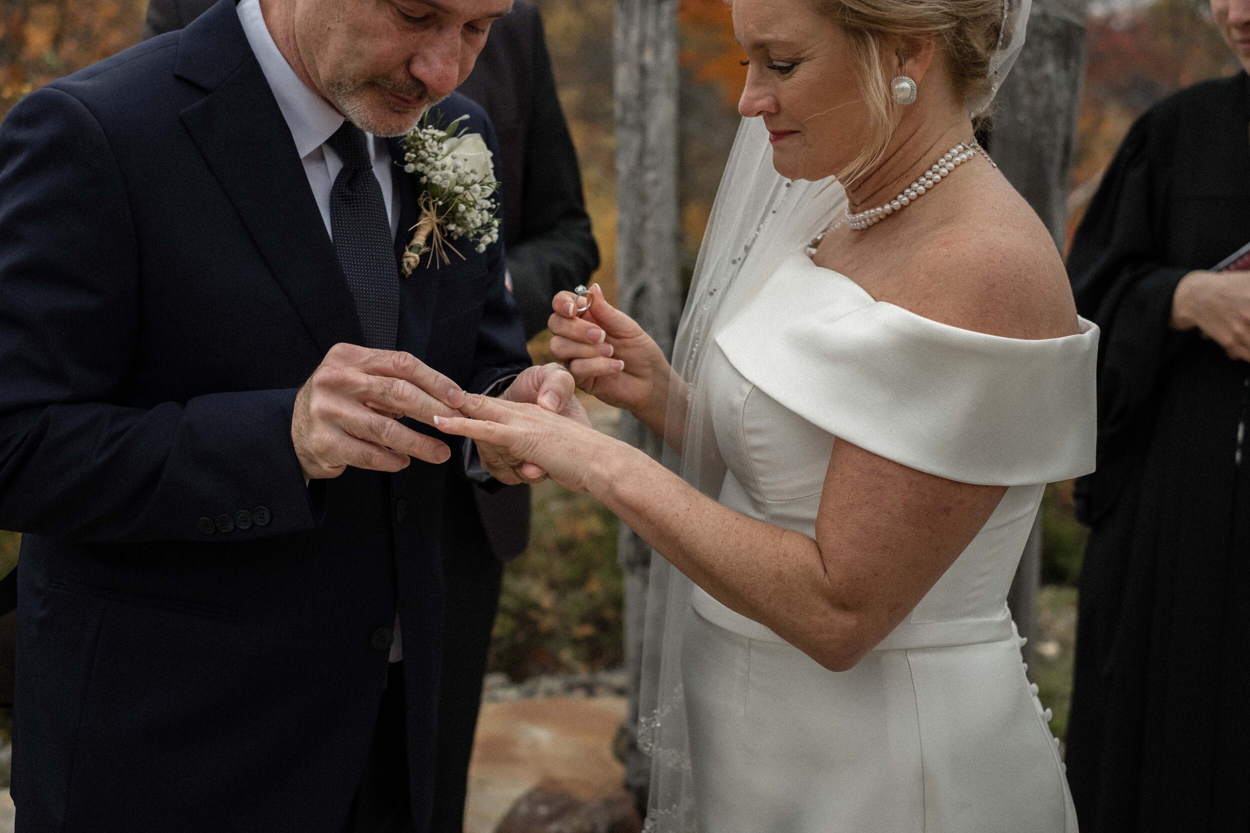 Fall Elopement in Quebec Laurentians-51.jpg