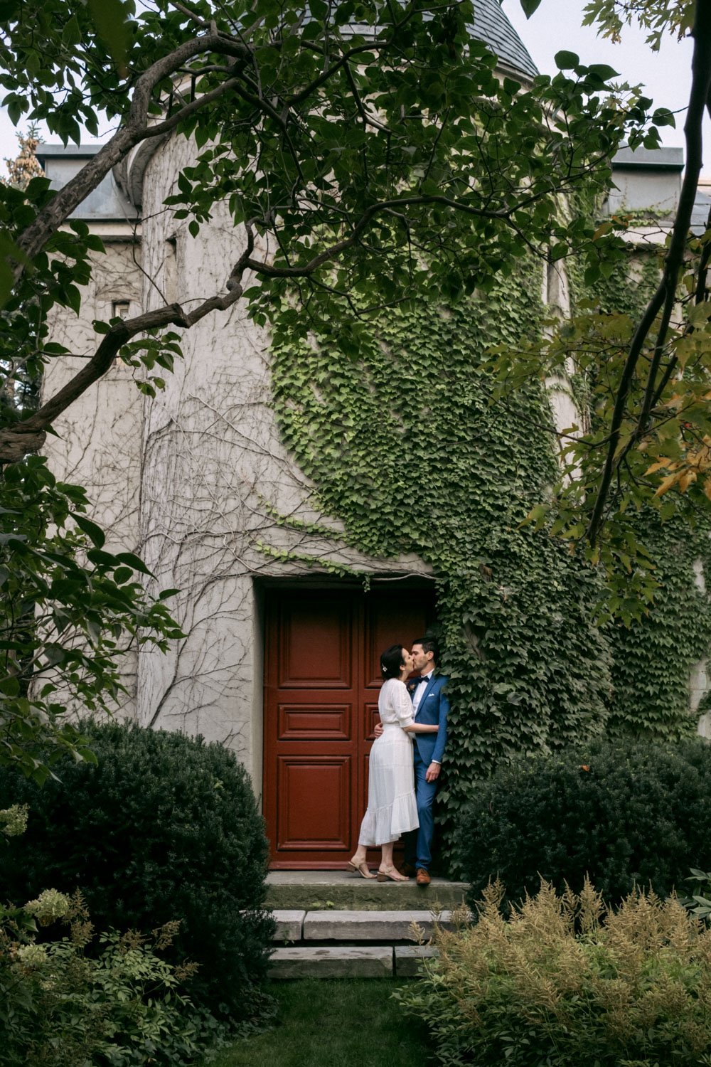 Chateau Ramezay Montreal Elopement-37.jpg