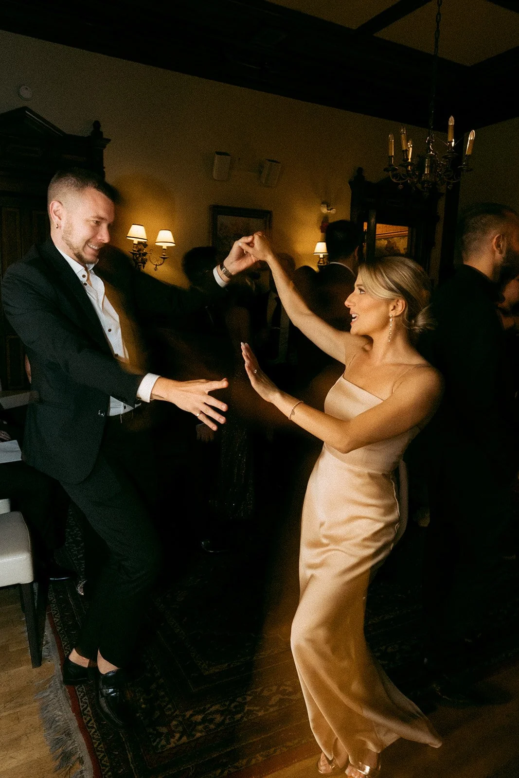 Le Mount Stephen Hotel Montreal Wedding - Annabelle Agnew -61.jpg
