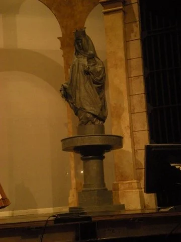 VIRGIN MARY STATUE: Tosca: production picture
