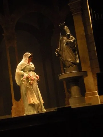 VIRGIN MARY STATUE: Tosca: production picture