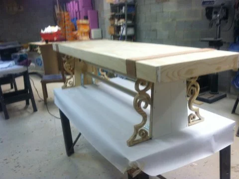 WOODEN BENCH:  Romeo and  Juliet: wood