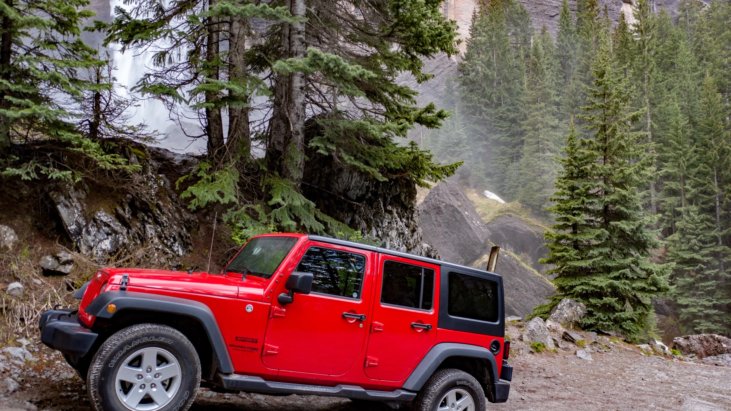 Jeep-BridalVeilFalls.jpeg