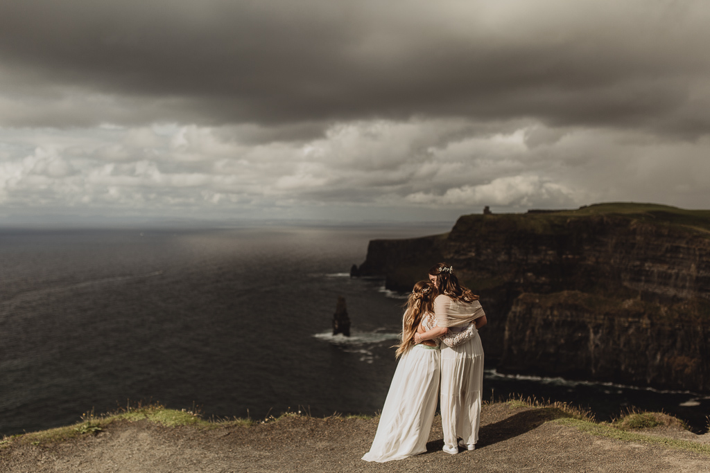 cliffs of moher wedding-2.jpg