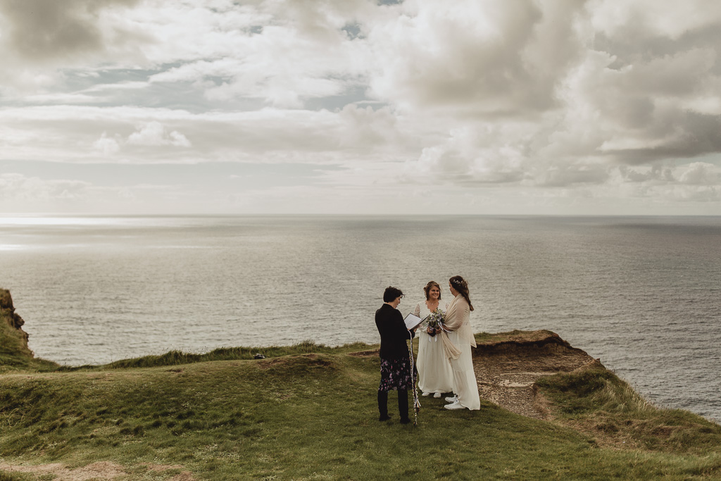 cliffs of moher wedding-5.jpg