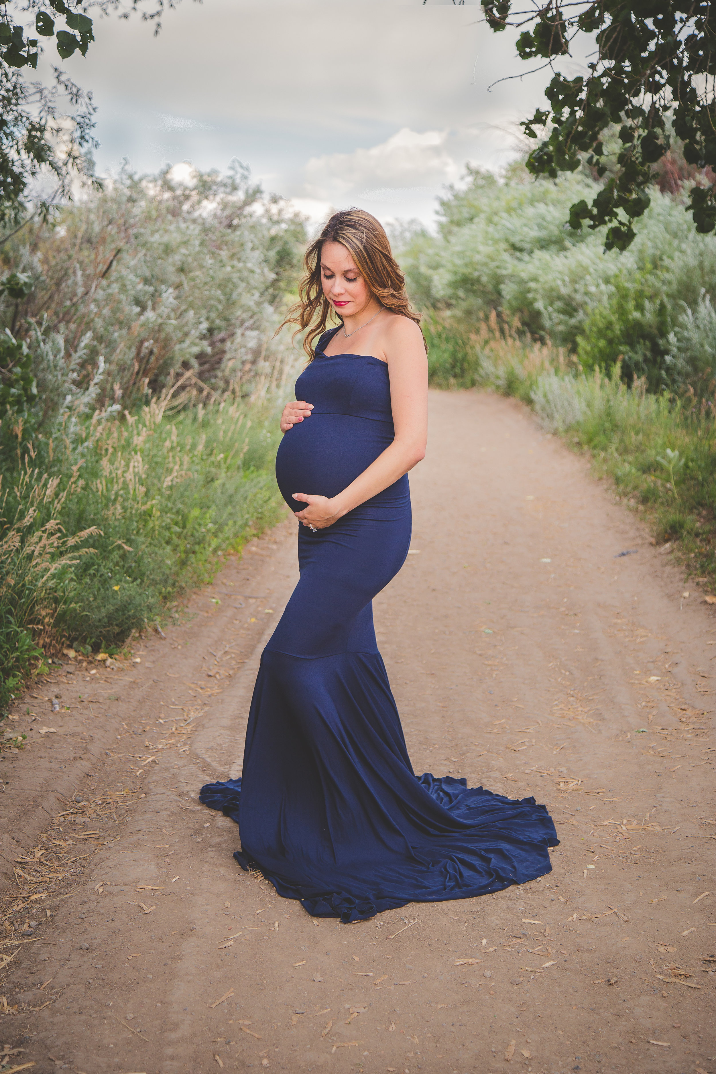 outdoor maternity in elegant gown