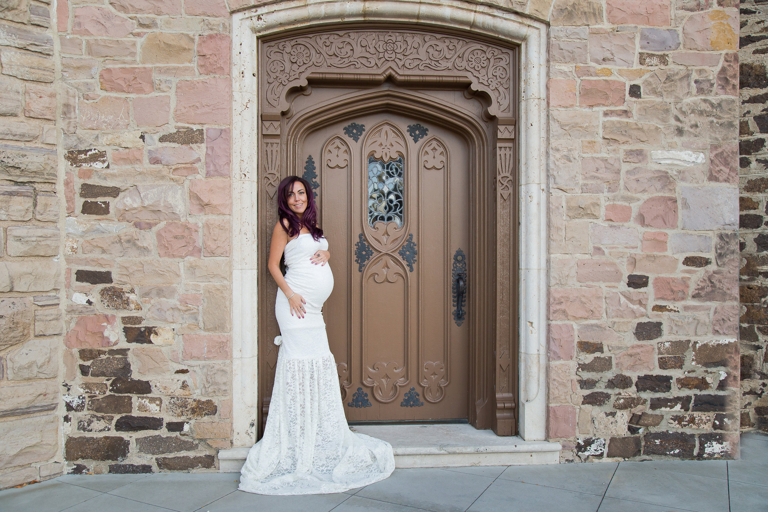 Maternity Photo at Mansion - White gown.jpg