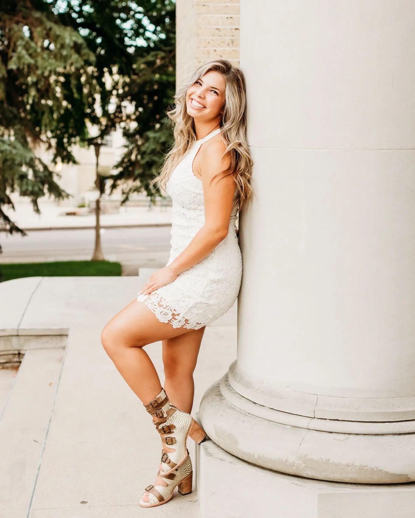 It was SO fun photographing these two beauties on campus to mark their graduation from @coloradostateuniversity!

@jordynbashore and @evelyn_alby thank you for being a joy to work with!!