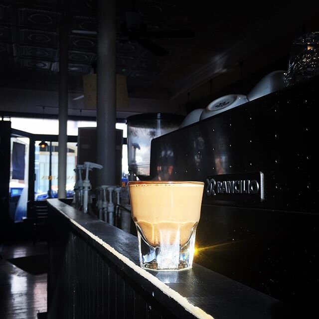 Let there be light (and coffee)! Come brighten up your day with a cortado. 🌞☕️🌞
.
.
.
#kaffeevonsolln #cafe #caf&eacute; #coffeeshop #coffeehouse #coffee #espresso #latte #latteart #barista #baristalife #butfirstcoffee #coffeebreak #coffeetime #ins