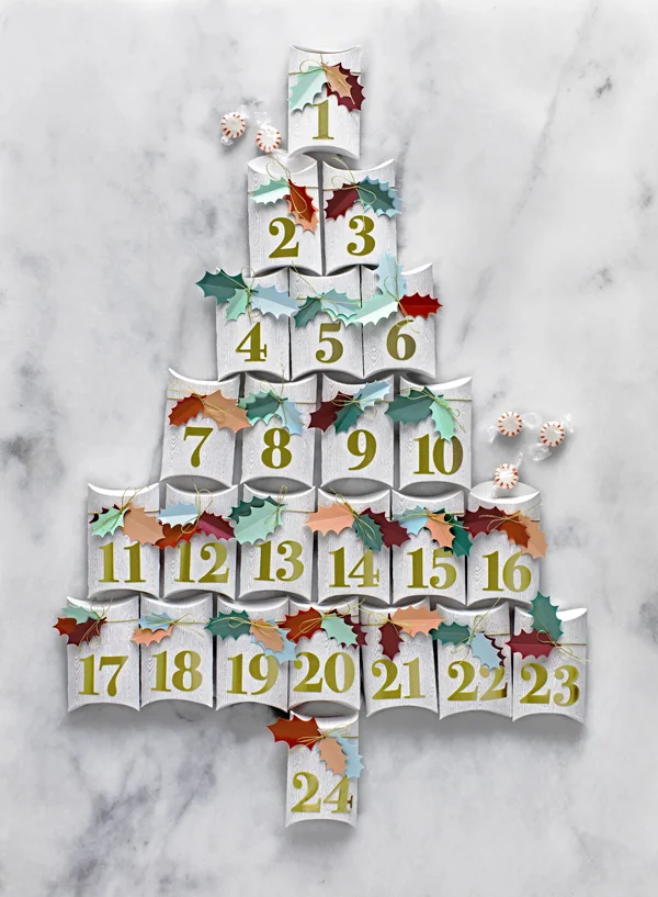 Christmas Craft Project 2015 _ Avdnet Tree _Gift BOx.jpg