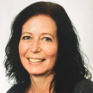 Lina Lindmann Öffentlichkeitsarbeitsmitarbeiterin Lina ist eine talentierte Journalistin und Schriftstellerin mit einem außergewöhnlichen Gehirn. Sie hat erst kürzlich eine Autobiographie veröffentlicht, in der sie ihre lange Reise zu ihrer Autismusdiagnose beschreibt (ein großartiges Buch, aber leider bisher noch nicht in Englisch/Deutsch verfügbar). Außerdem gibt sie Vorlesungen und verbreitet dringend benötigtes Wissen über Autismus im Gesundheitswesen. Wir freuen uns sehr, sie in unserem Team zu haben und ihre vielfältigen Erfahrungen teilen zu dürfen.