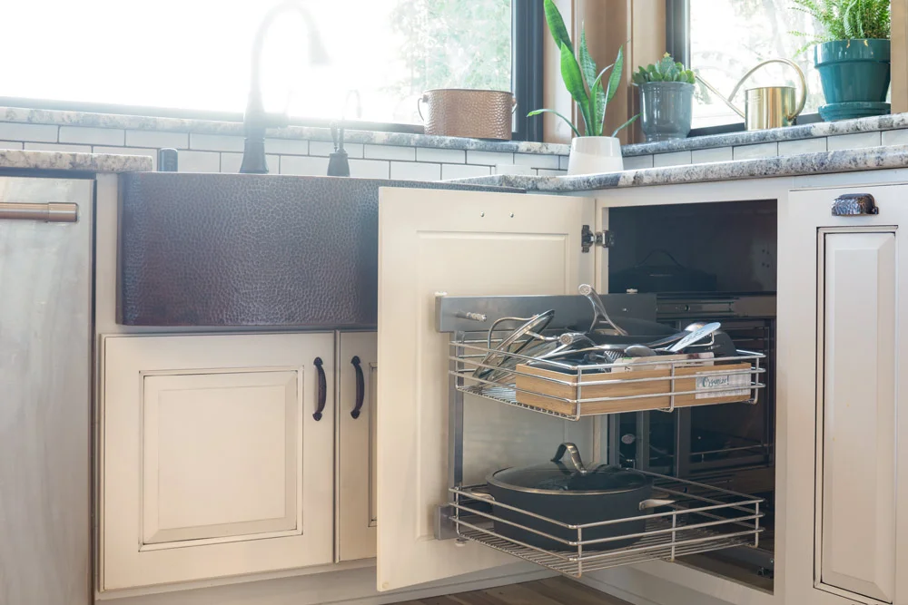 Blumenthal-Pullout-Sink.jpg