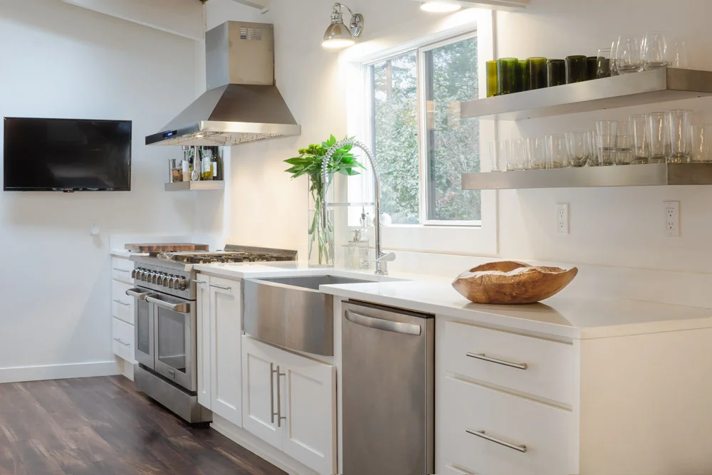 Rhonda & Tony's Modern Pearl Kitchen