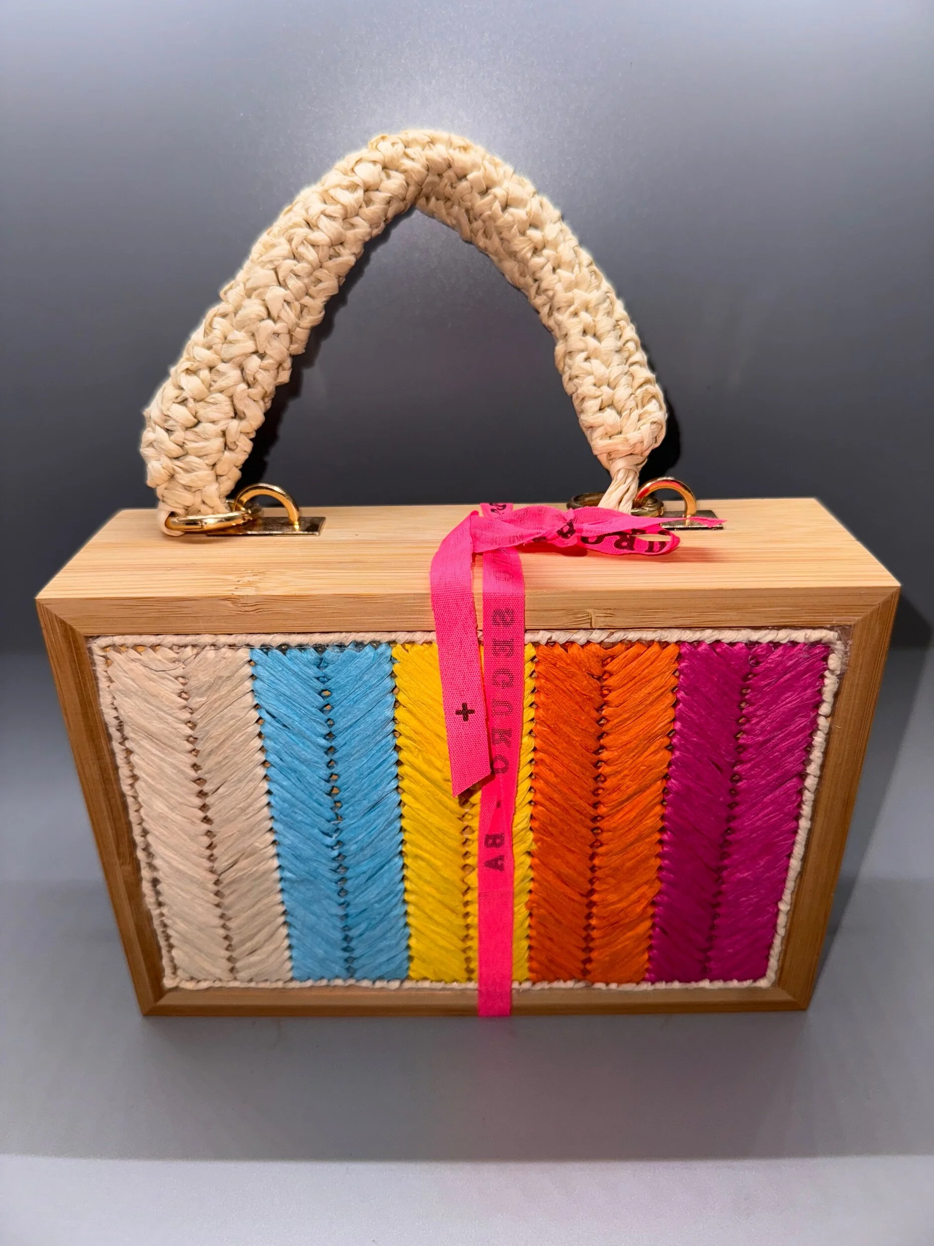 5A95EE10-7F9F-4E2E-A2E5-DE300C0DF1E0