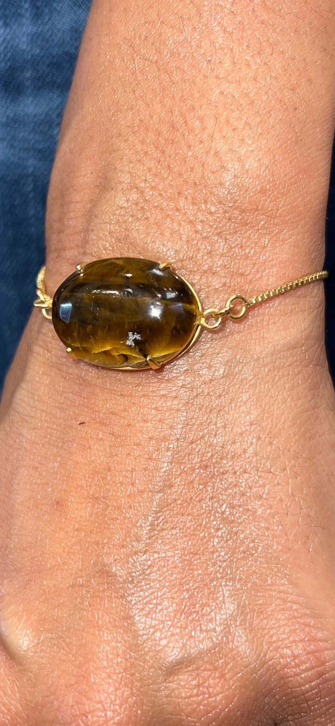 6B4C7AD3-4AC8-4219-999D-3441A4C19D49