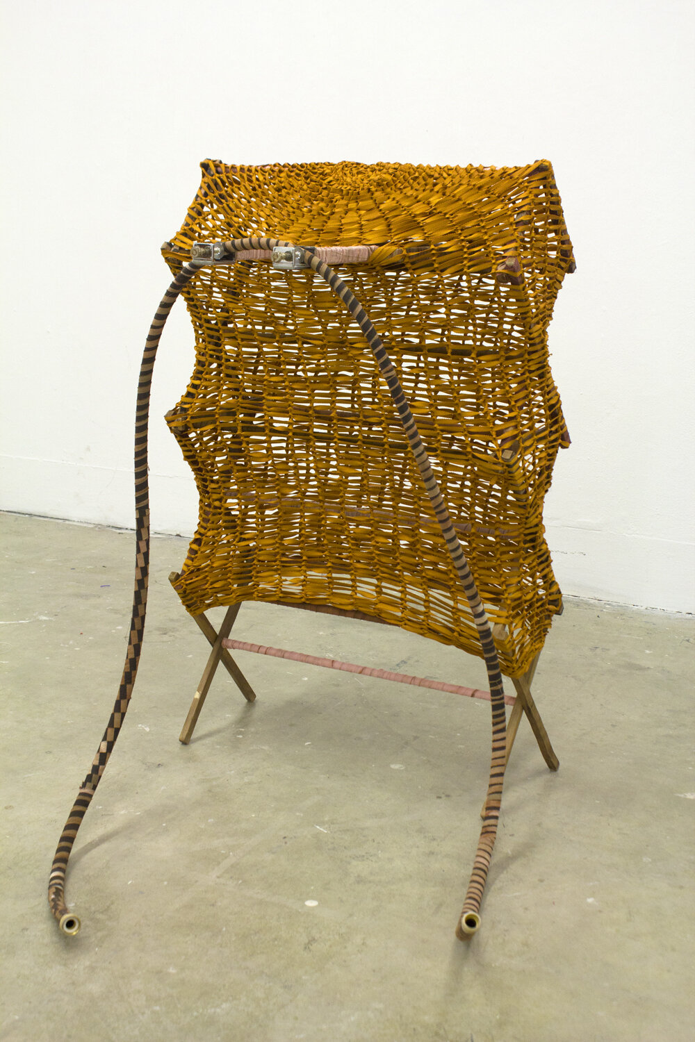 Sitting/Clasping v.1, 2020.