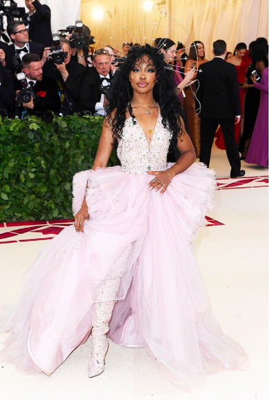 SZA in Versace