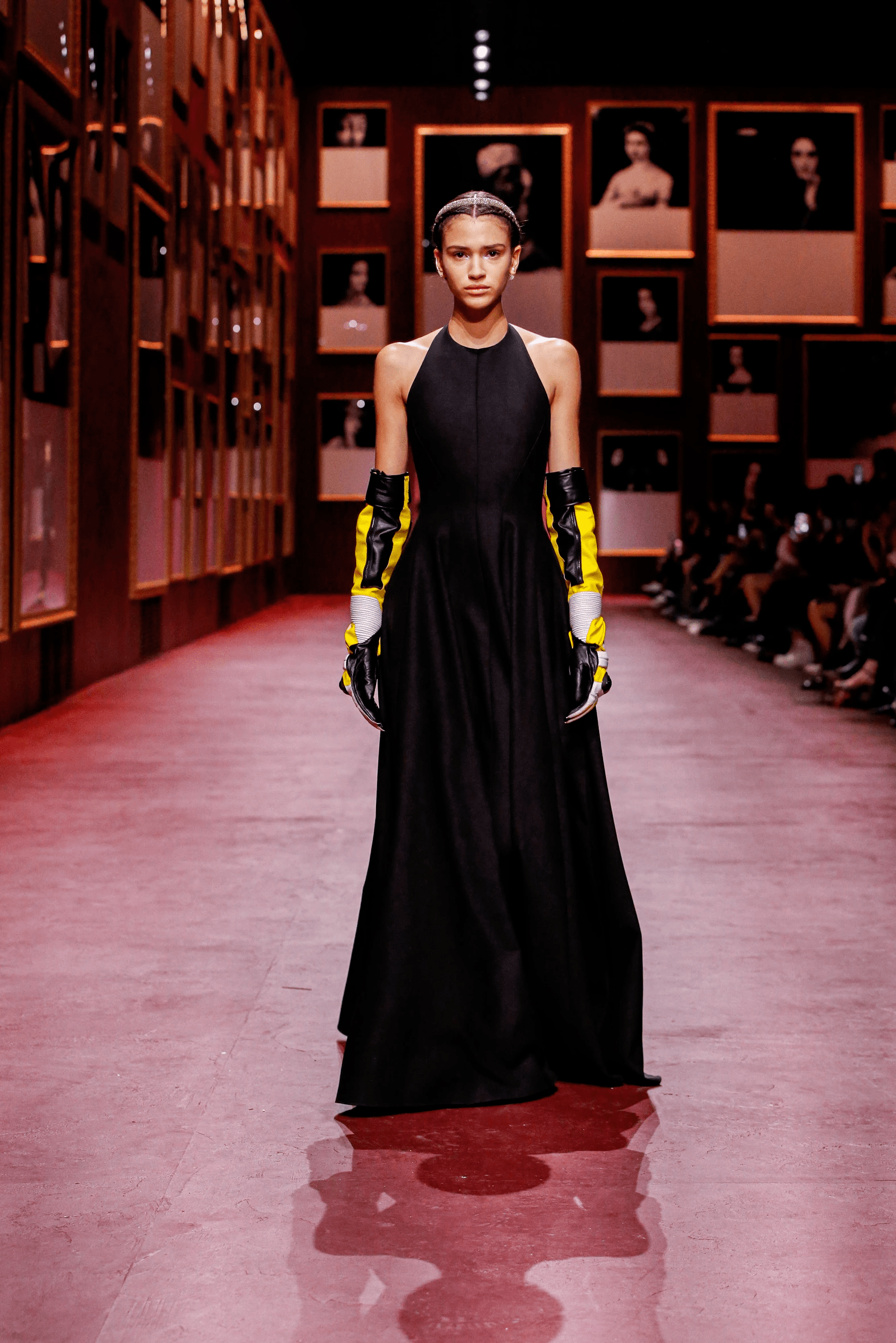 1646235085129-dior-aw-22-23-17.png