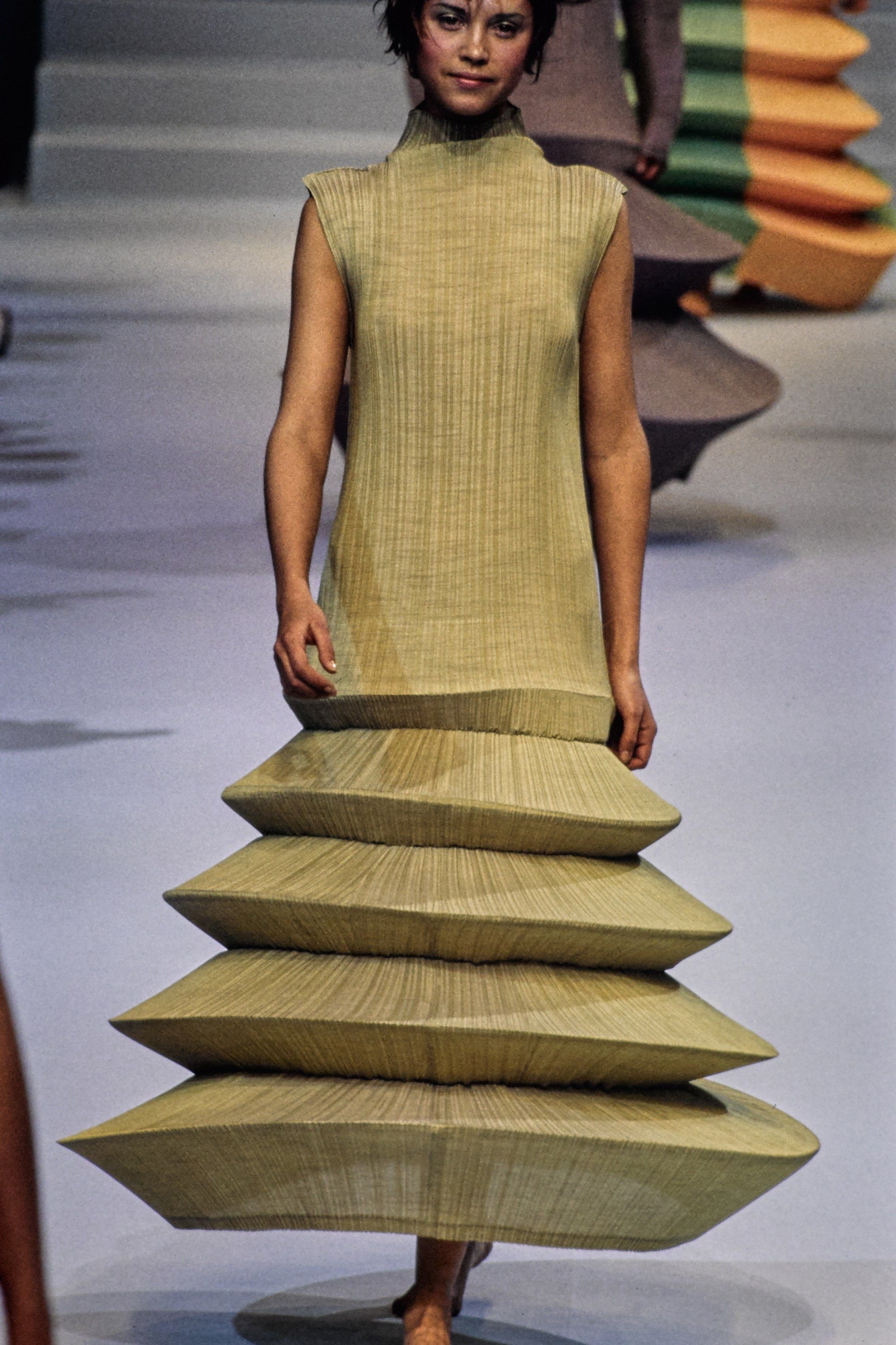 Remembering the Prince of Pleats: Designer Issey Miyake Dies at 84 ...