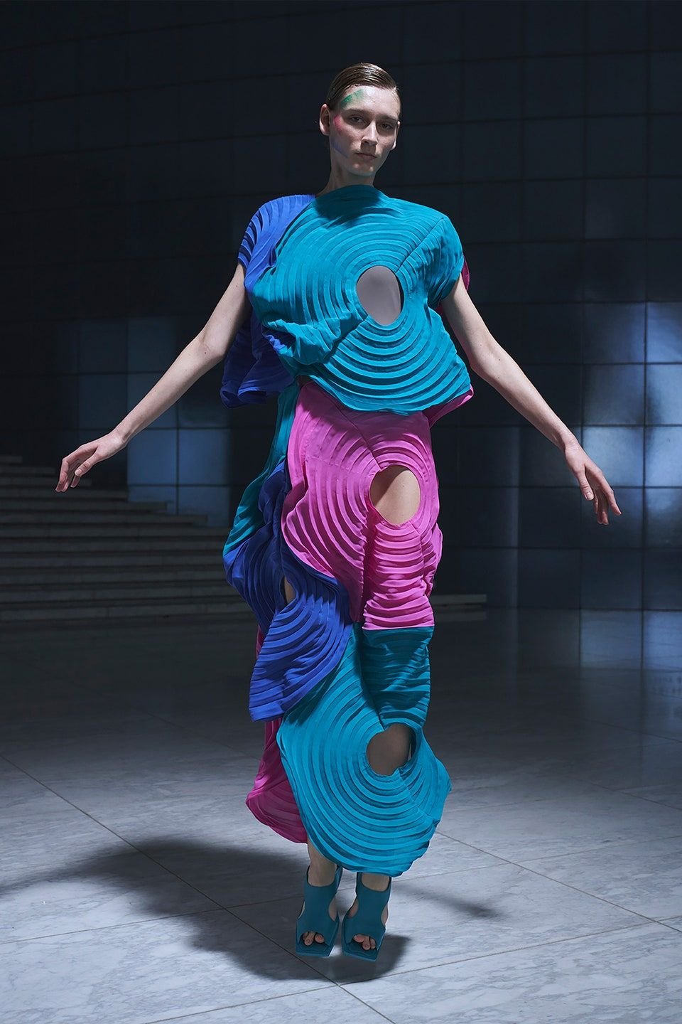 Remembering the Prince of Pleats: Designer Issey Miyake Dies at 84 ...
