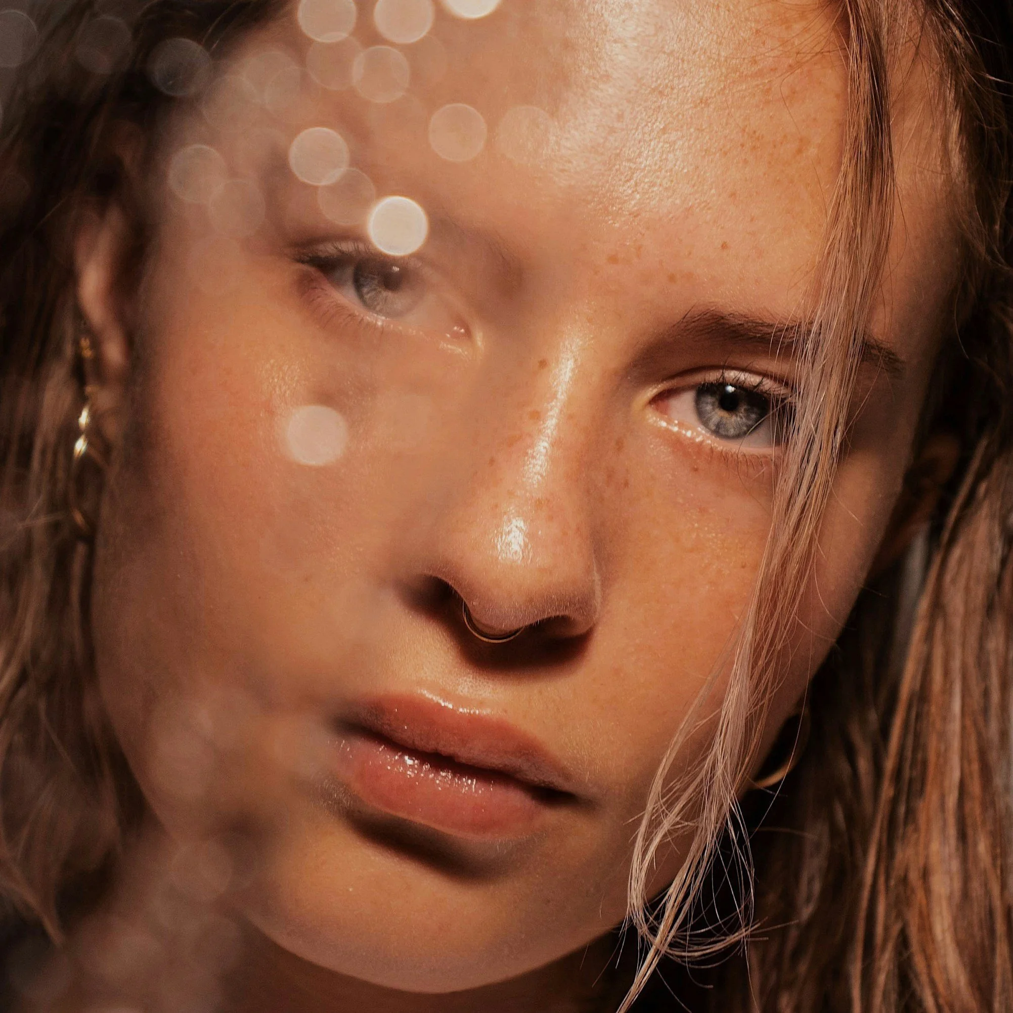 Bold Eyes and Dewy Skin: Paris Fashion Week’s Beauty Breakdown