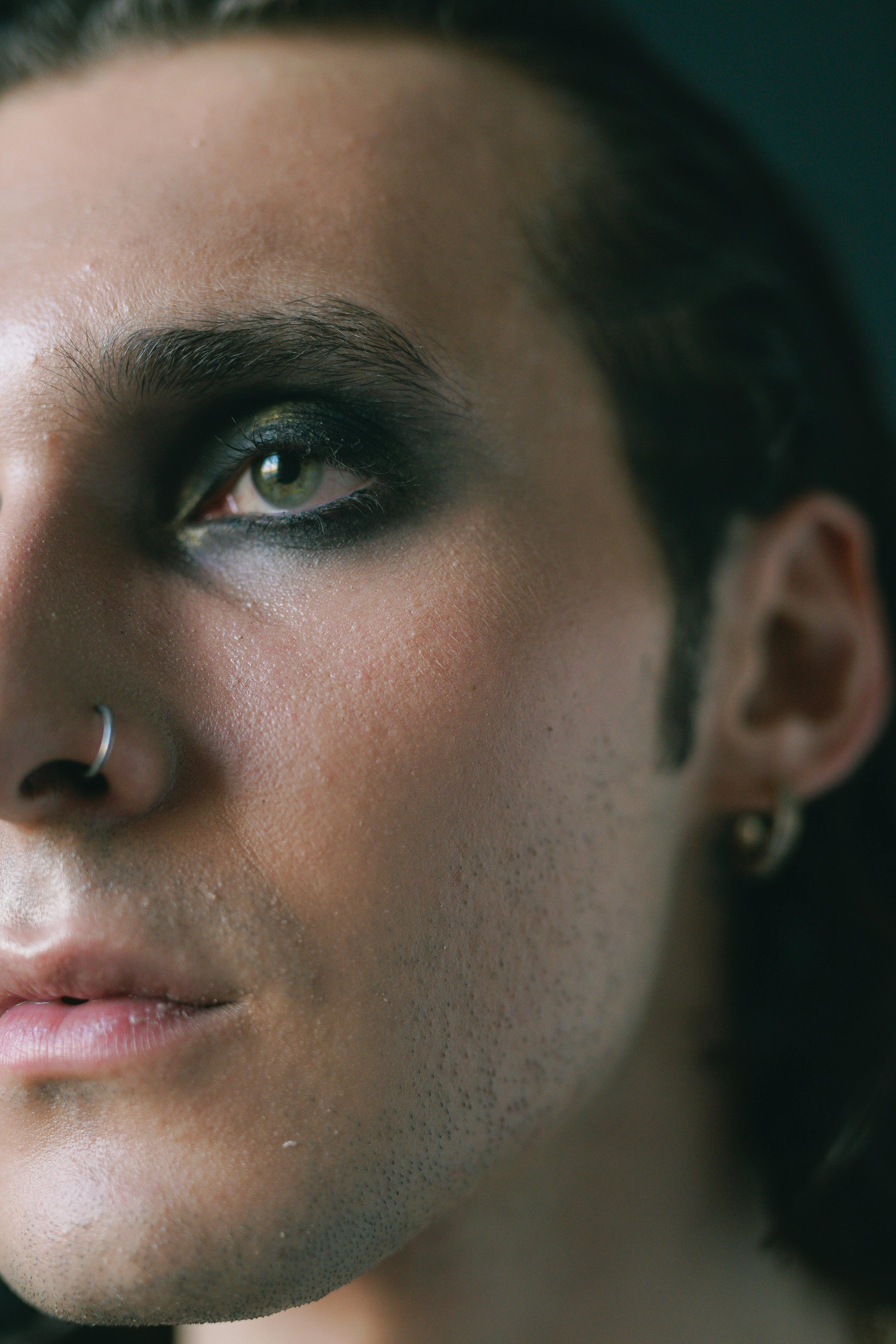 Who Said Men Couldn't Rock a Glam Look?!