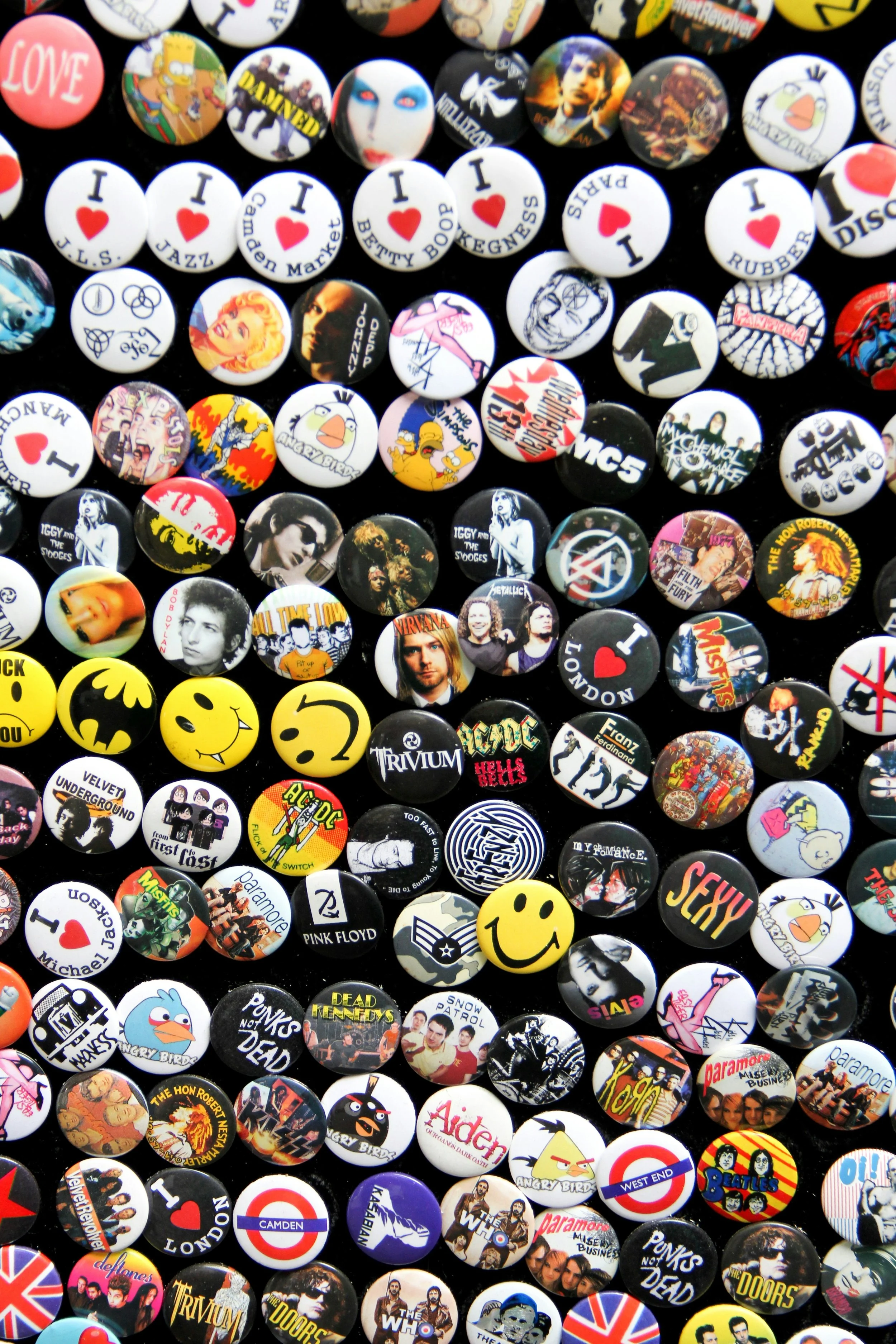 pins buttons alternative fashion punk style