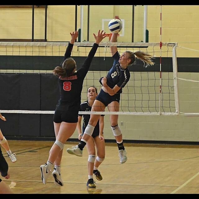Meet your #1 recruit in the rising Sr. Class of Oregon prep volleyball @dalesvb.20 🔥🏐🔥🏐 Daley has incredible work habits and is very coachable.  She is committed to play at the University of Oregon. #titanarmy #volleyballgirls #volleyball #power 