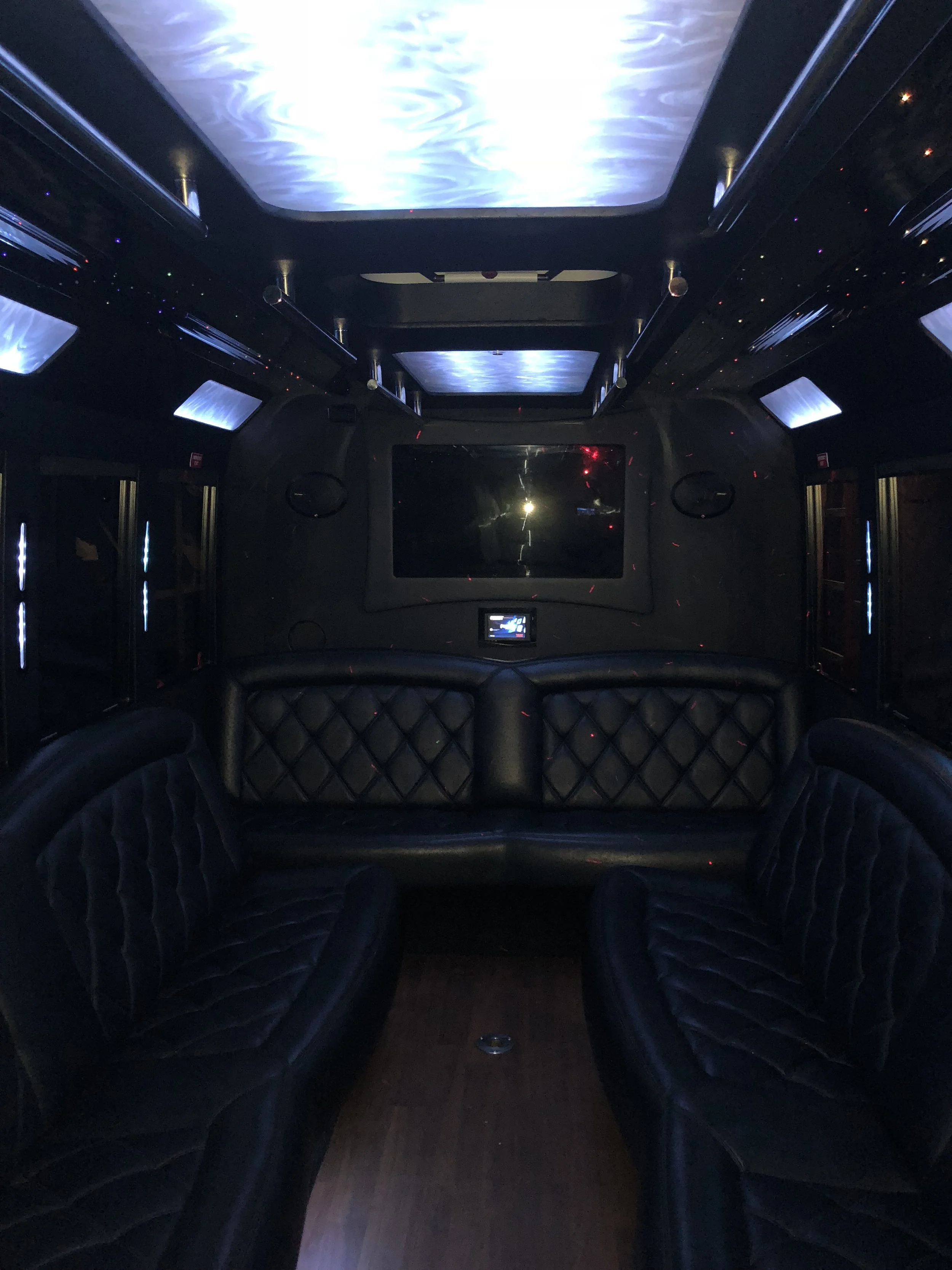 Celebrity Limousine — Executive Limo Bus