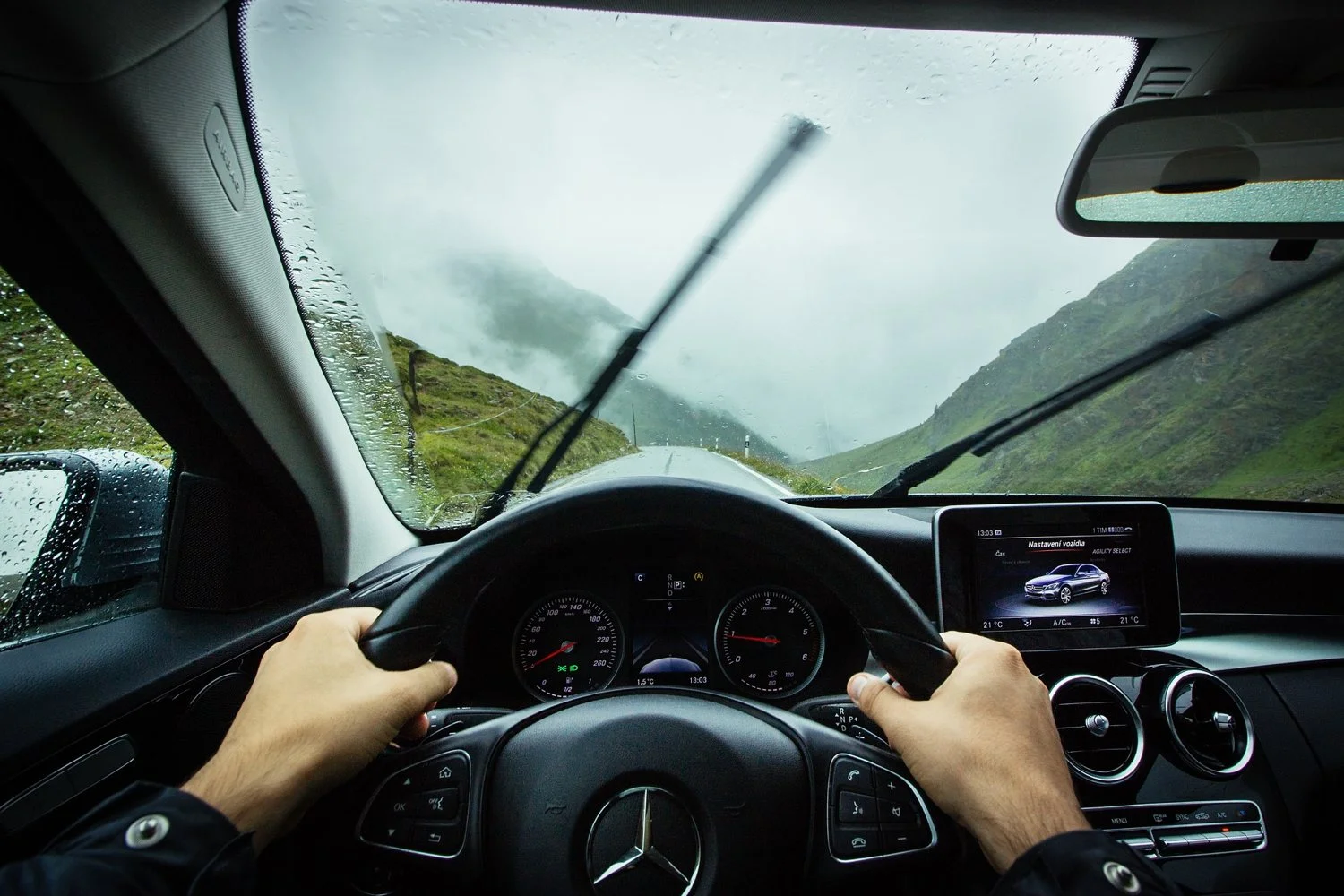 The Role of Smart Devices in the Modern Automotive Experience.jpg