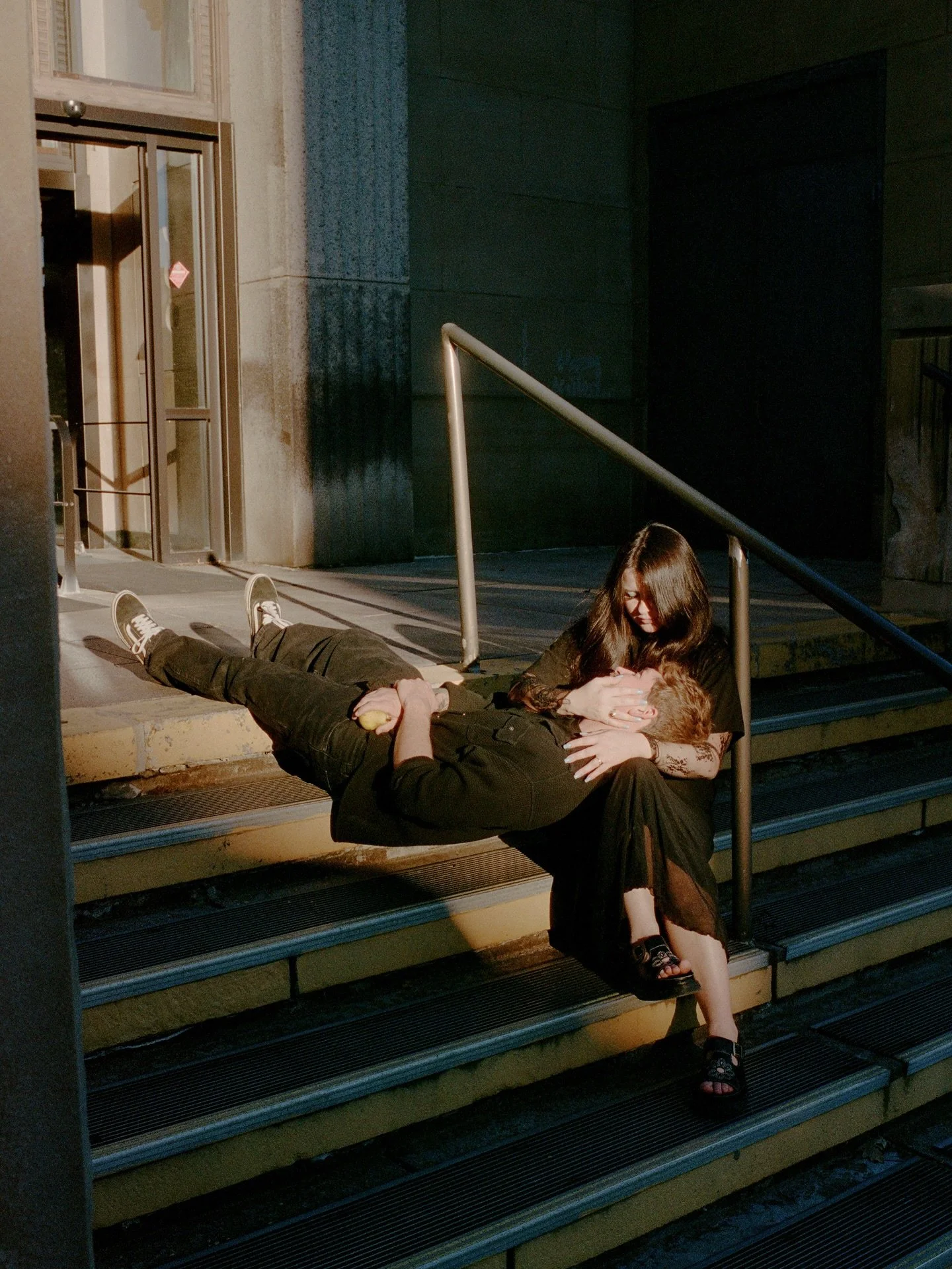 An urban renaissance painting comes to life part II. 🍐

&bull; mix of color medium format 120 film, color 35mm film, &amp; digital 

dakotaburnsphotography.com

📍Charleston, WV