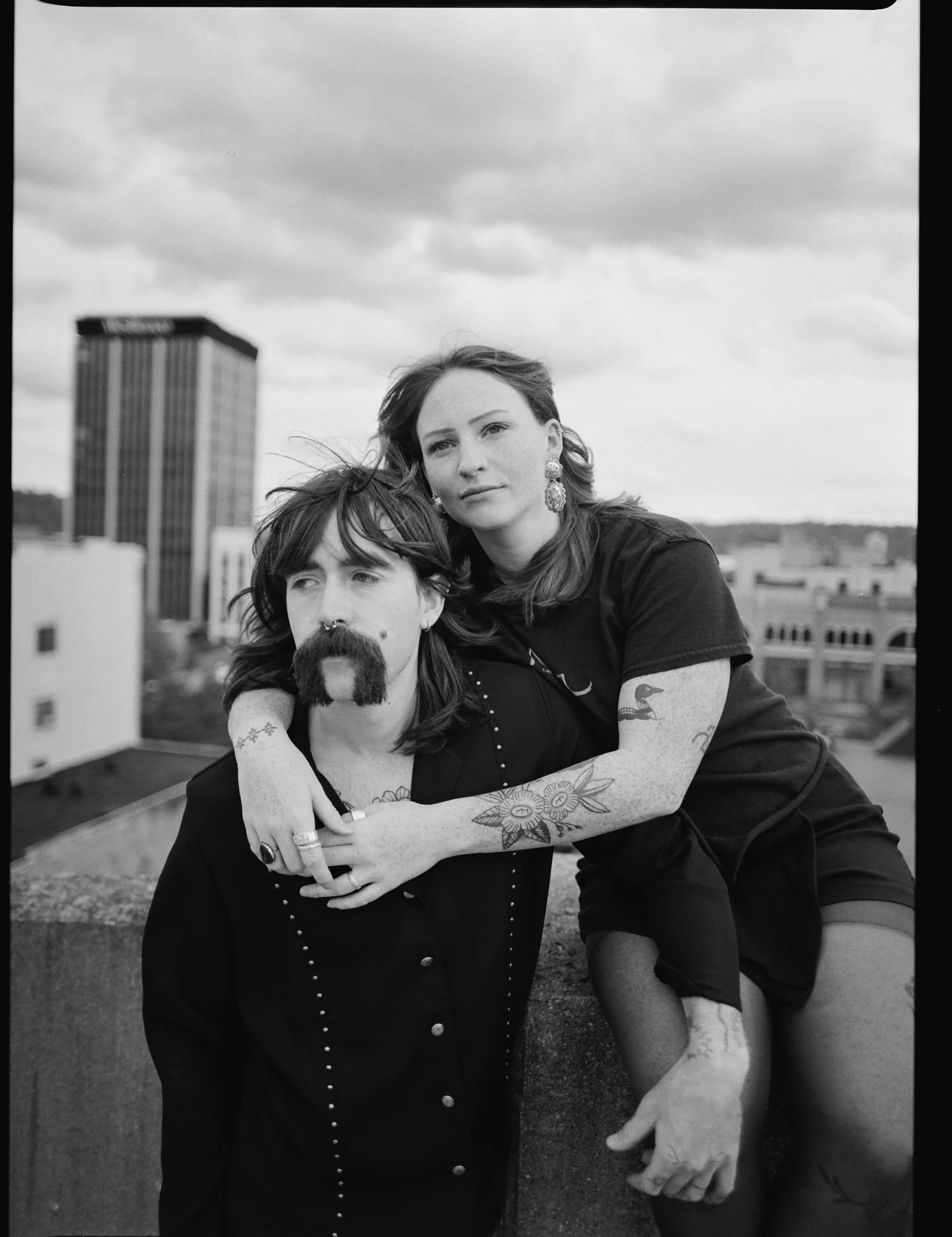 So good to get these two in front of my camera again. I photographed Carli and Ryan&rsquo;s wedding back in 2023! Love &lsquo;em🖤

&bull; mix of medium format 120 film &amp; 35mm film

dakotaburnsphotography.com

📍Charleston, WV