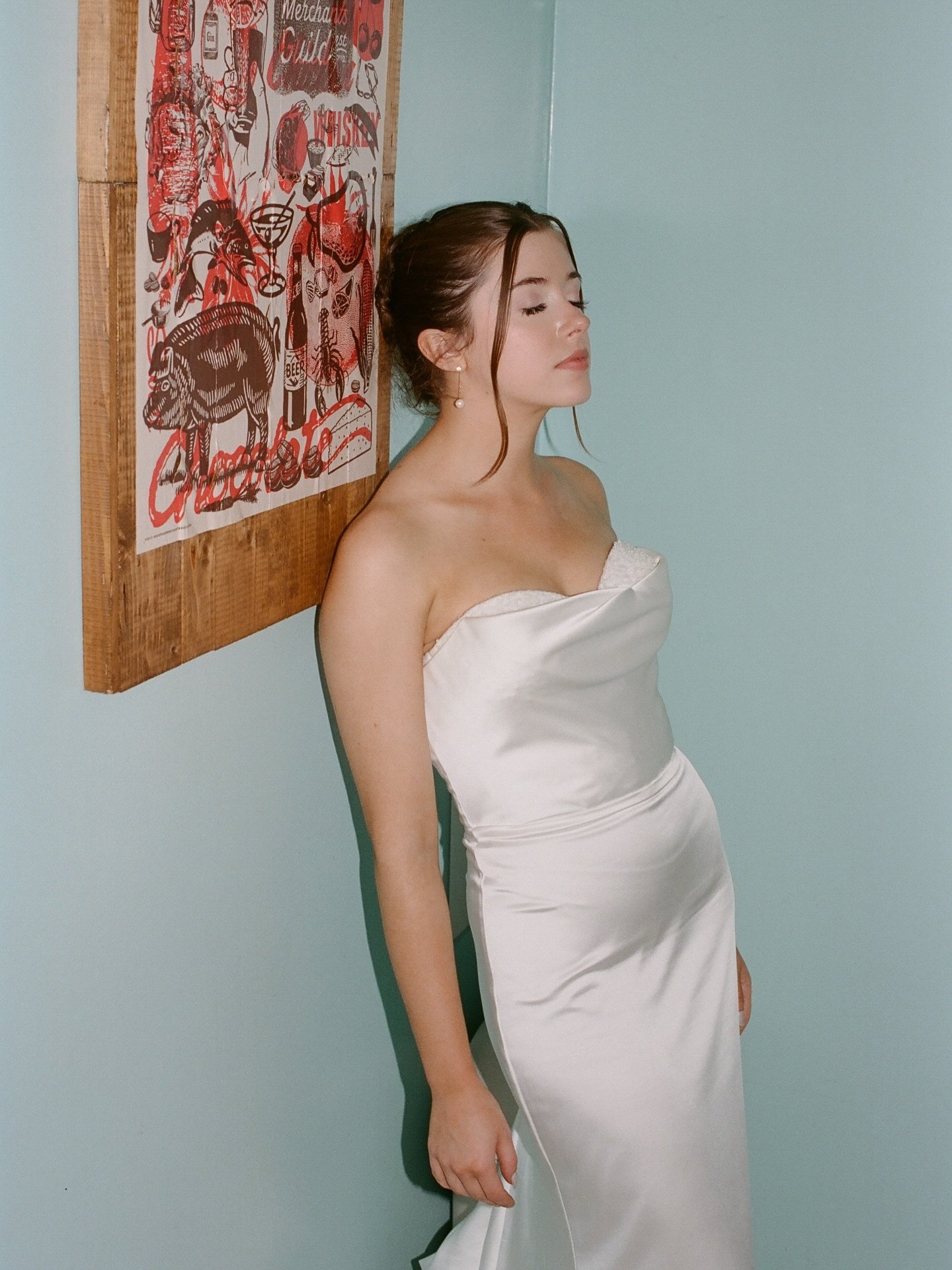 Layne styled by @theboutiquebybelle / @bbellestyle 🧜🏻&zwj;♀️🦪

&bull; 35mm film

dakotaburnsphotography.com 

📍J.Q. Dickinson Salt-Works