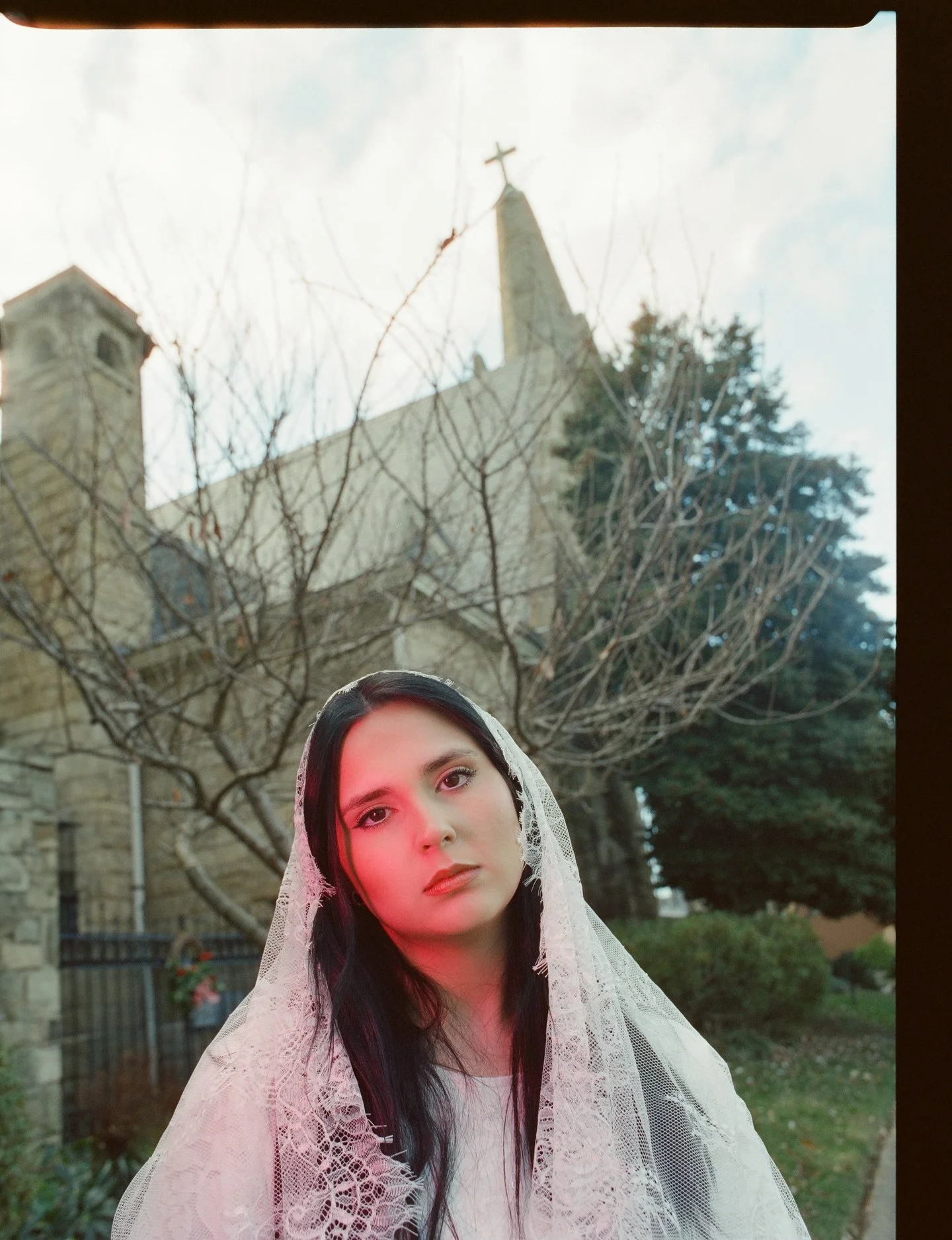 All the mood.🪽

&bull; mix of black/white &amp; color medium format 120 film, digital, &amp; color 35mm film 

dakotaburnsphotography.com

📍Charleston, WV