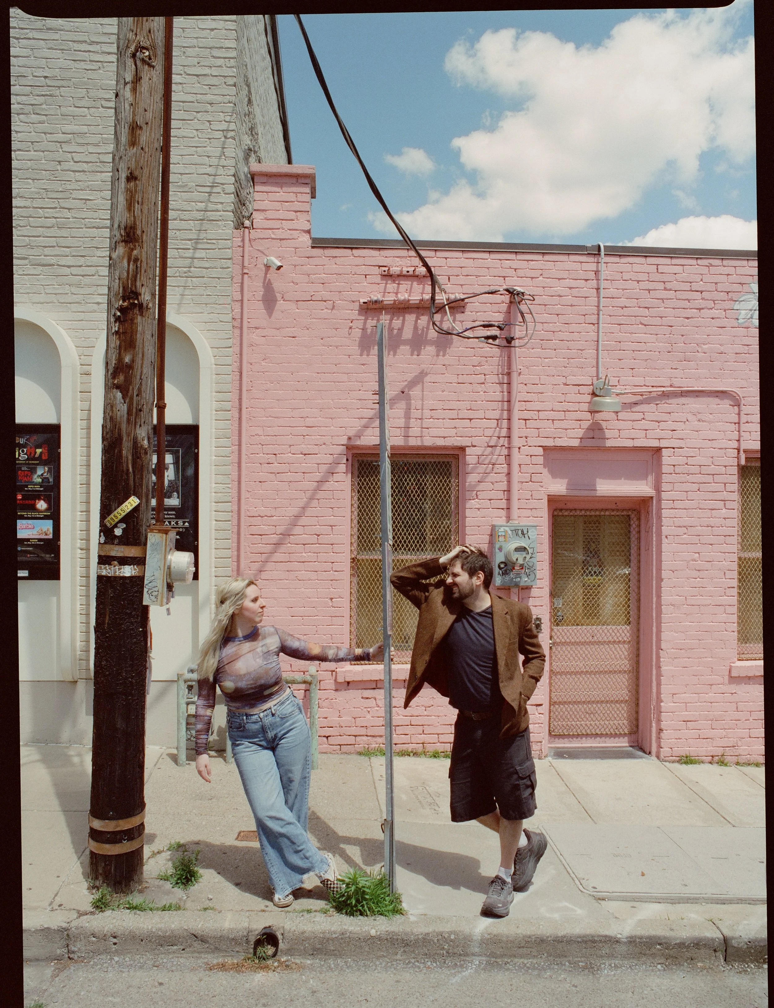 I heard that they painted over my favorite bubblegum pink wall in Nashville. 🐉🌸

&bull; medium format 120 film

dakotaburnsphotography.com

📍Nashville, Tennessee