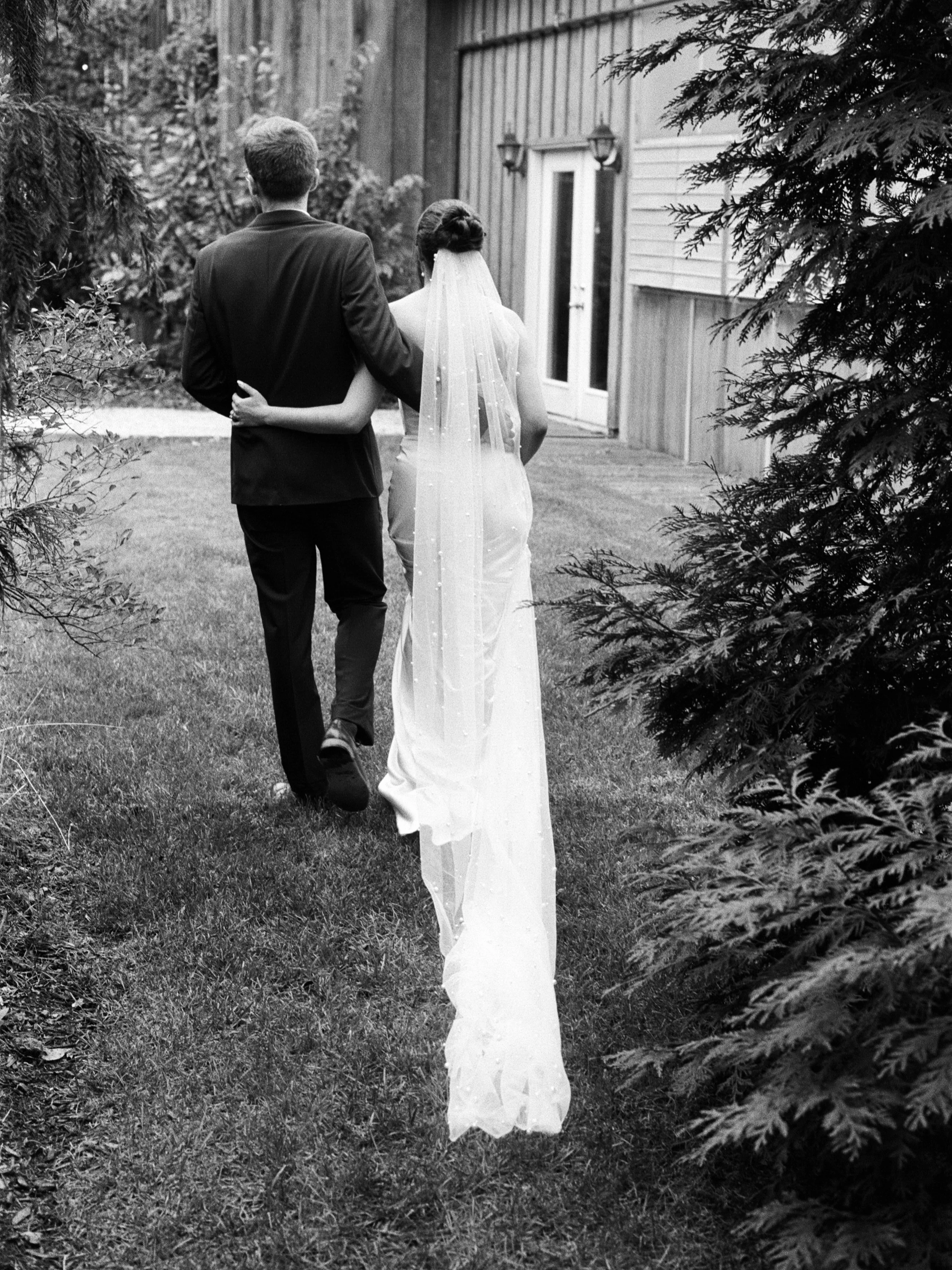 Like a scene from a dream.💭

&bull; 35mm film 

dakotaburnsphotography.com

Photography:
- Dakota Burns Photography
- @dakotaburnsphotography 
Venue:
- J.Q. Dickinson Salt-Works
- @jqdsalt 
Dress:
- The Boutique by B. Belle Events
- @theboutiquebybe