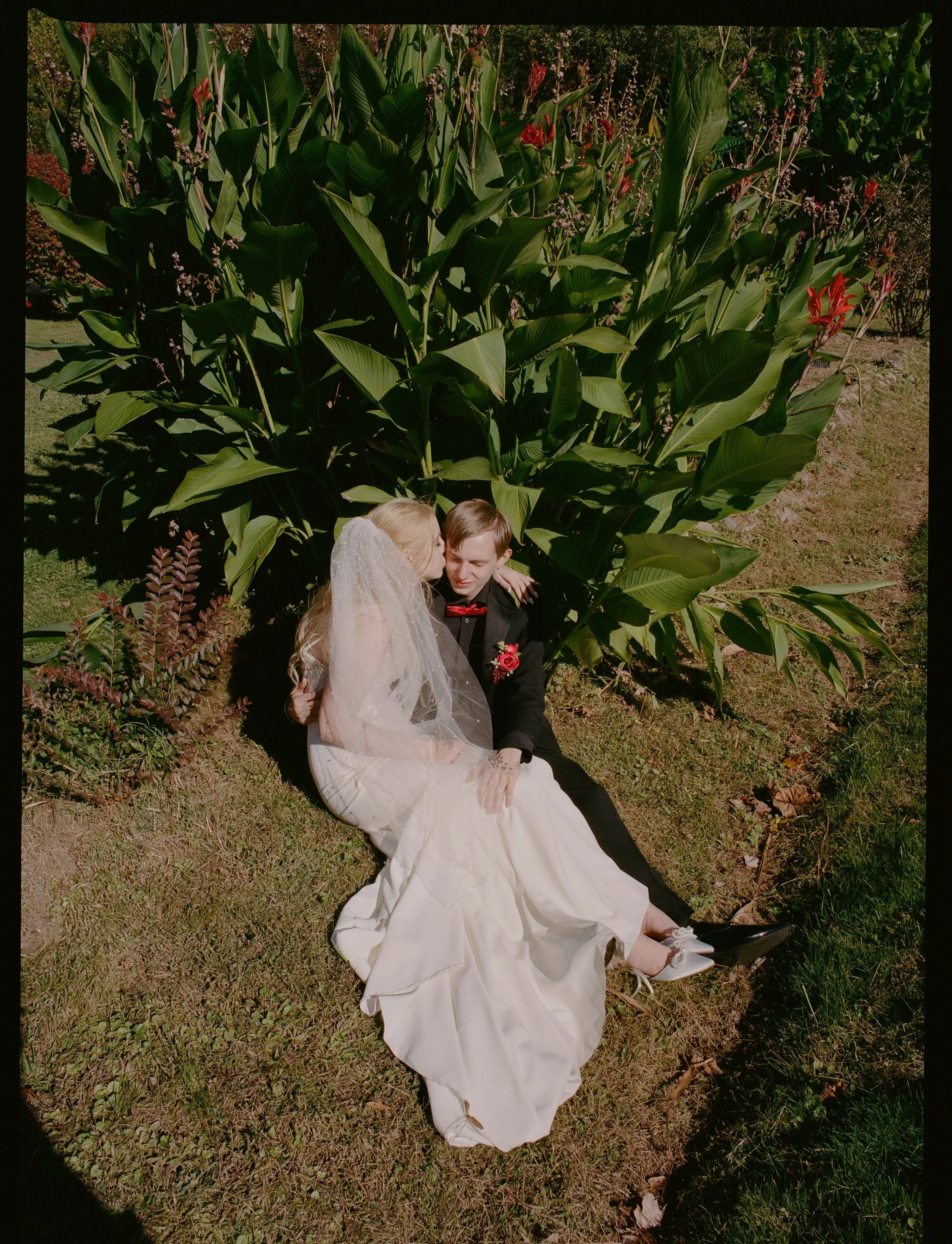 Last fall with P &amp; A. 

Something hits different about brides and grooms photographed on film.🎞️ 

&bull; medium format 120 film 

dakotaburnsphotography.com

📍Madison, WV