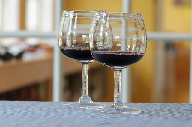 red_wine_glasses.jpg