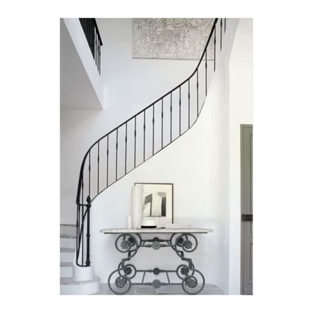 INSPO // Le Mas Des Oliviers in Ramatuelle by Joseph Dirand.⁠
⁠
⁠
#LeMasDesOliviers #ramatuelle #josephdirand #tinydetails #detailsindesign #interiordesign #interiorarchitecture #minimalistarchitecture #designresearch #staircase #detaileddesign