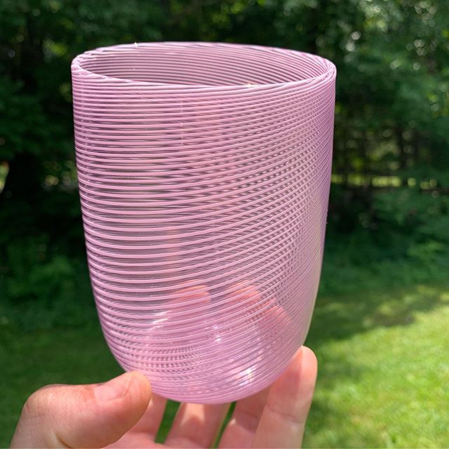 20 oz Twisty Cup in Phillies favorite color combo 🌸
For sale, DM if interested.
#glassblowing#glassforsale#glassart#glasscup#handmade#hotglass#forsale#handmadecup#millennialpink#pink#pinkcup#pinkglass#glassblower#maine#handmademaine#maineart