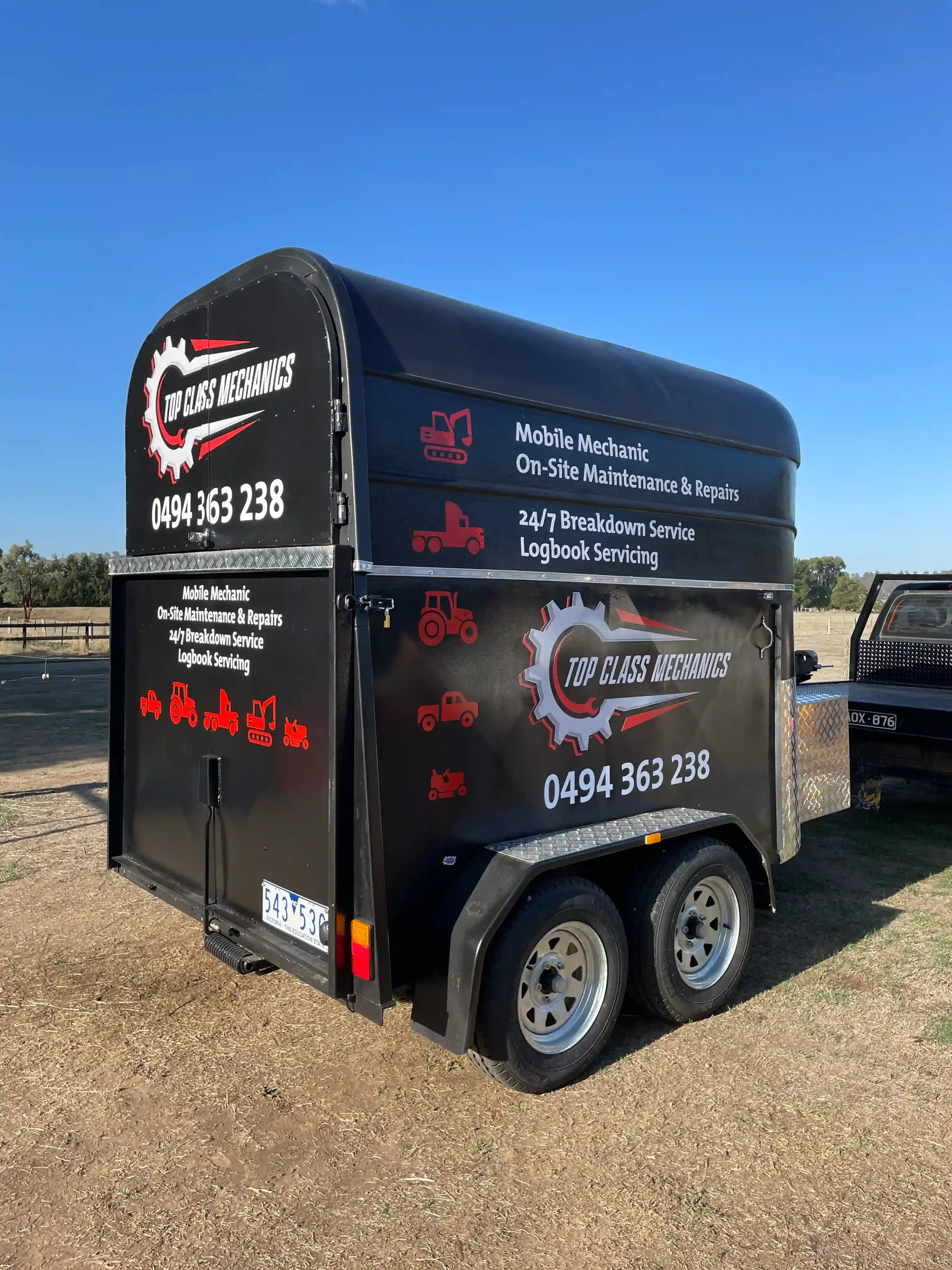 Trailer-Signage-Horse-Float-Top-Class-Mechanics.webp