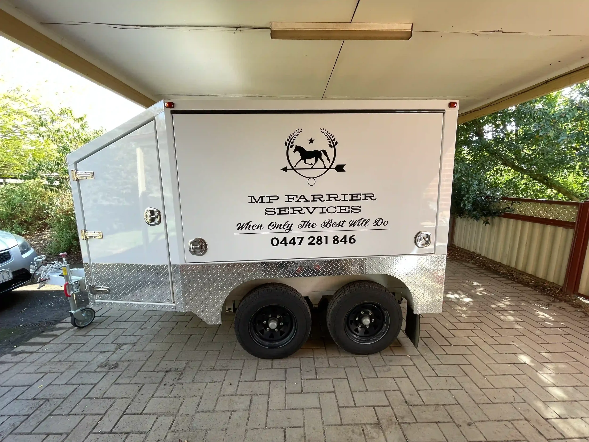 Vinyl-Cut-Trailer-Signage.webp