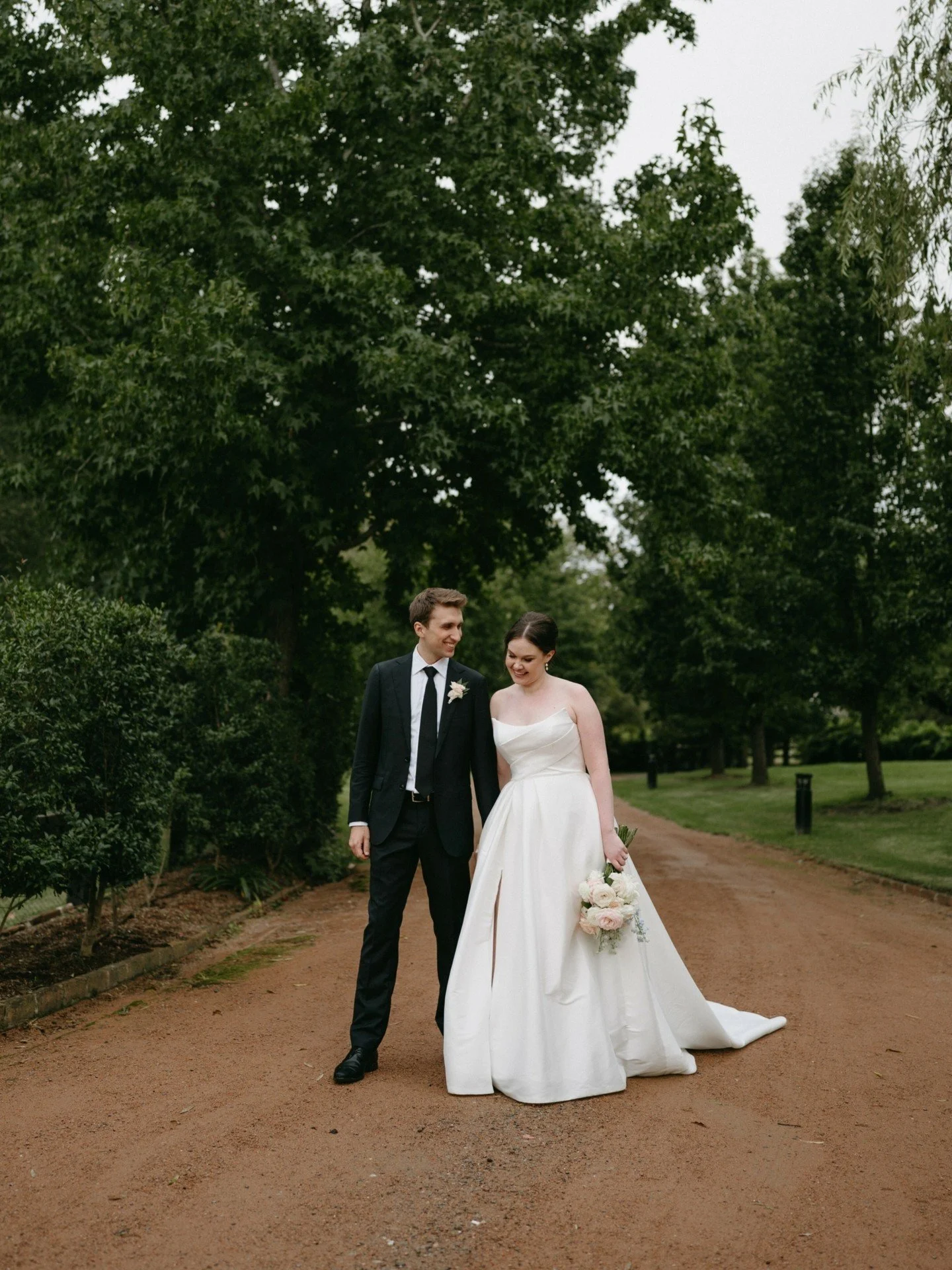 There&rsquo;s something so special about weddings at Montrose House in the Southern Highlands, the atmosphere, the gardens, and the way everything feels so relaxed. I love capturing those unscripted, in-between moments here, mixing candid storytellin