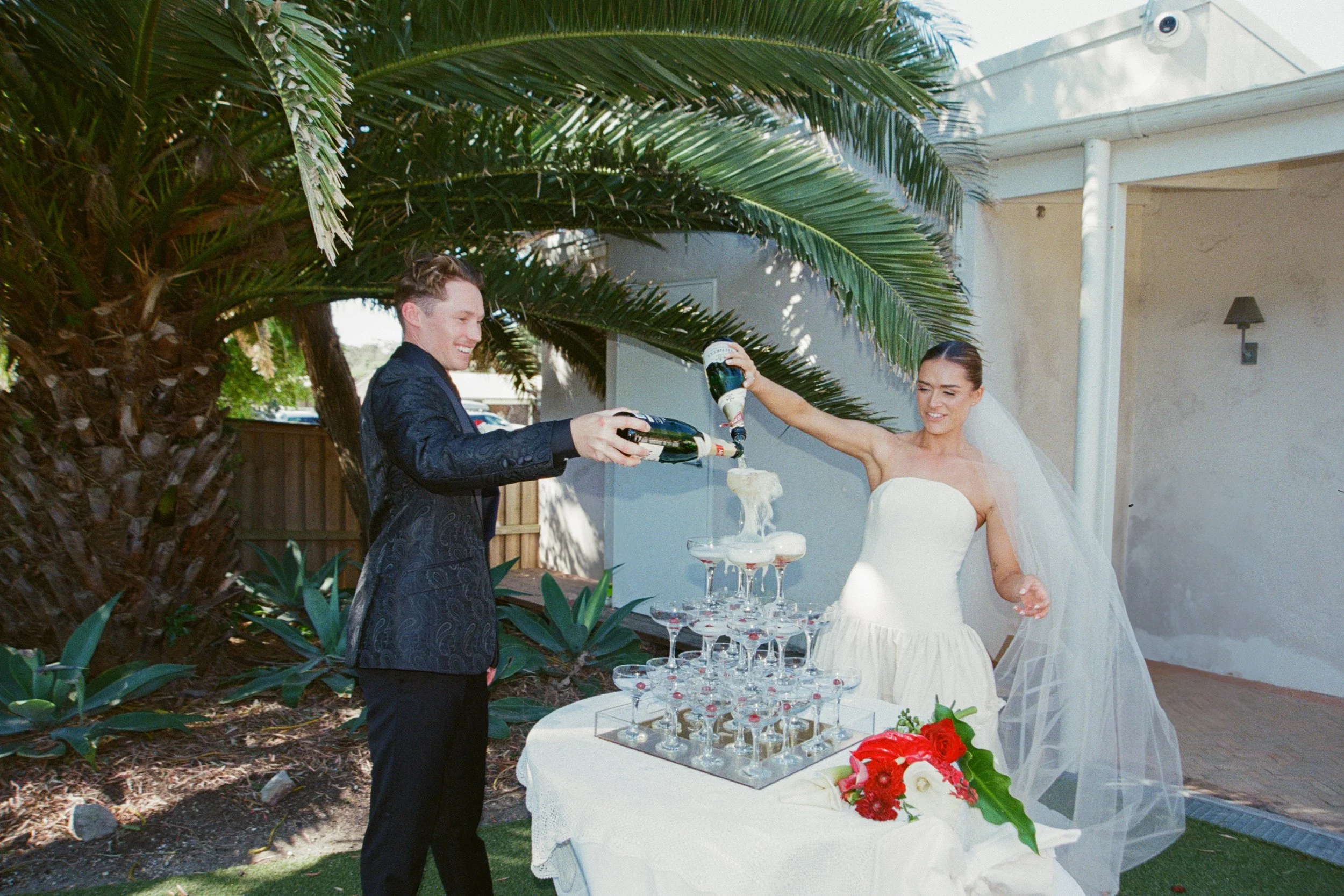 ElizaJadePhotography_SouthCoast_TheCove_Wedding_Film_Sophie&Luke-105.jpg