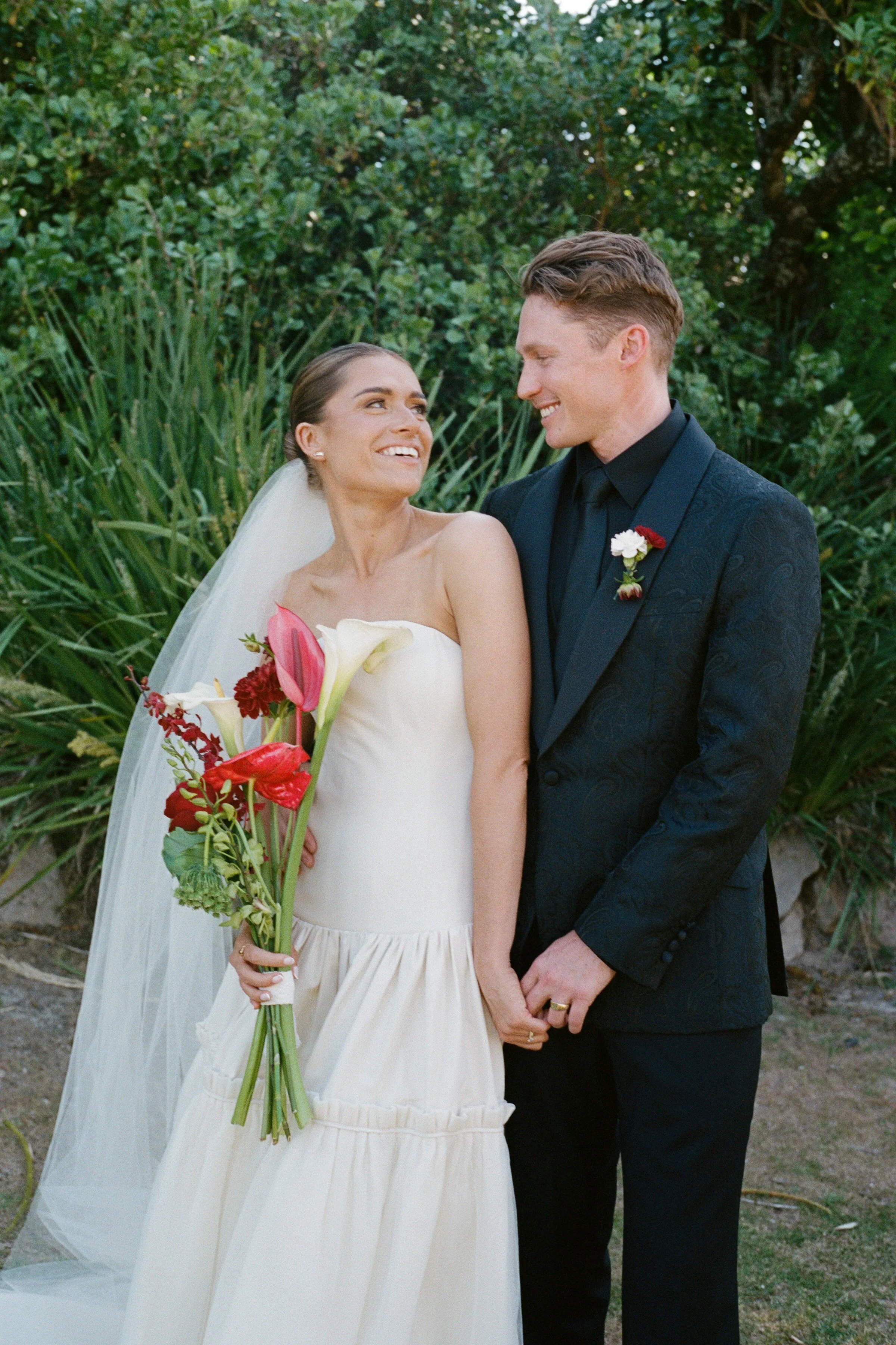 ElizaJadePhotography_SouthCoast_TheCove_Wedding_Film_Sophie&Luke-124.jpg