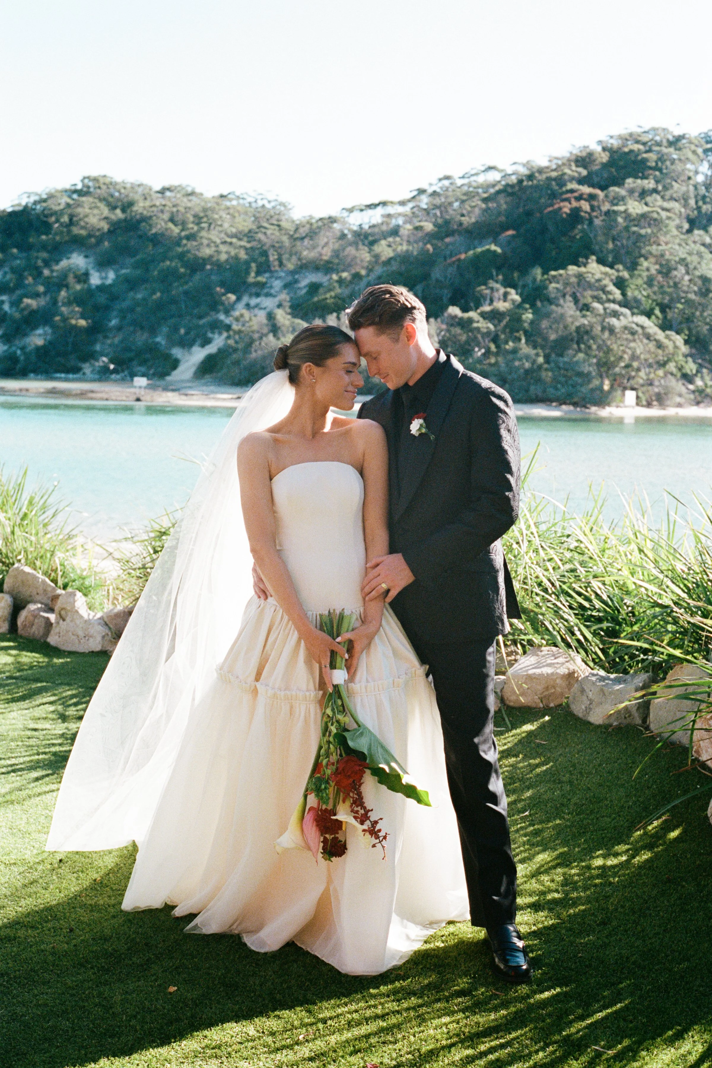 ElizaJadePhotography_SouthCoast_TheCove_Wedding_Film_Sophie&Luke-128.jpg
