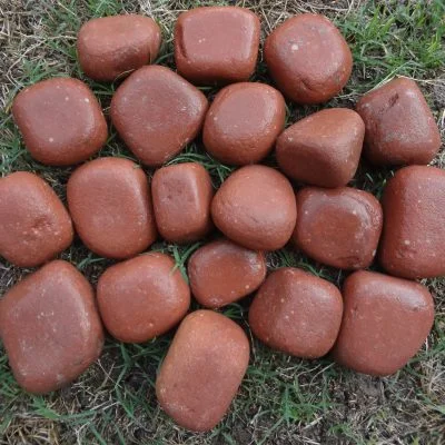 PEBBLES-RED-WET-1-31kh0ghfqy5nlqm7i58g00.jpg