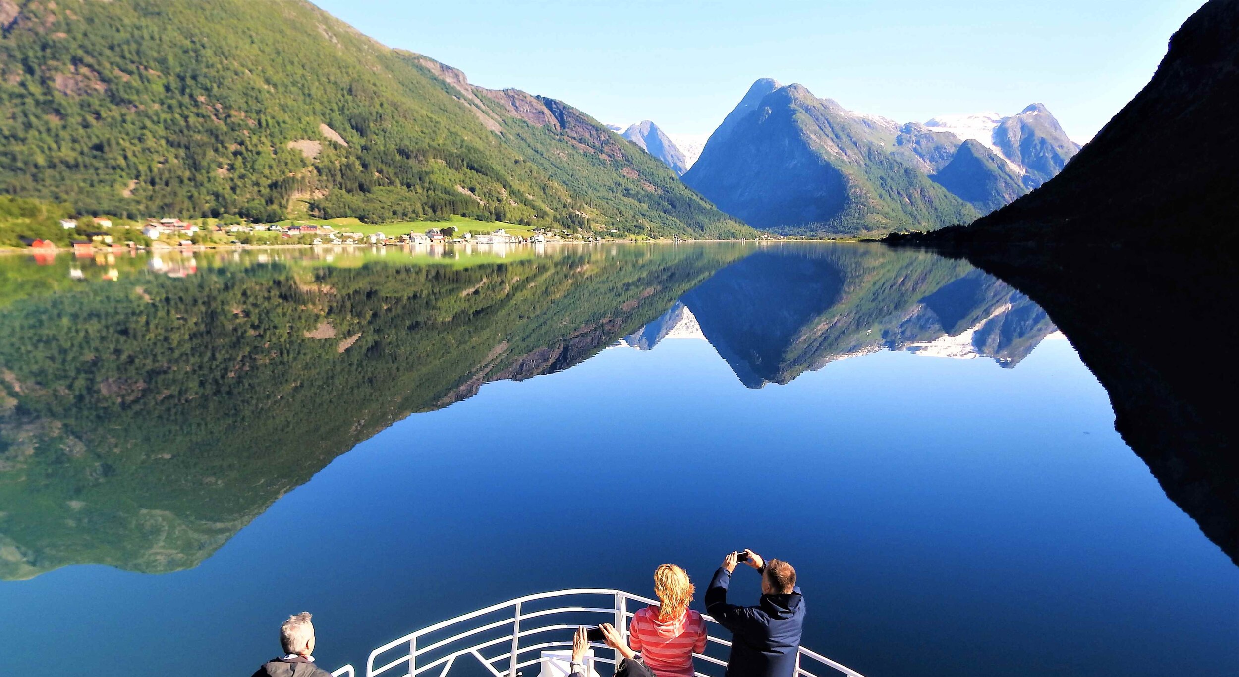 Approach Fjærland.jpg