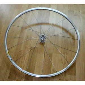 Front wheel build, right side laced.